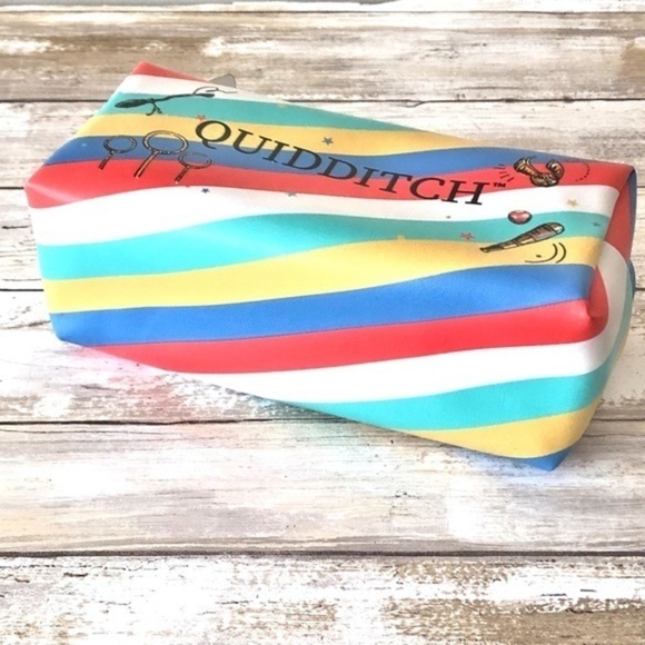 Harry Potter Quidditch Multicolored Striped All Purpose Pouch - Picture 4 of 5